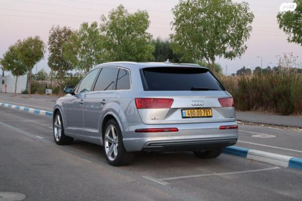 אאודי Q7 4X4 Superior הייבריד דיזל אוט' 5 מ' 3.0 (374 כ''ס) היברידי חשמל / דיזל 2018 למכירה ברחובות