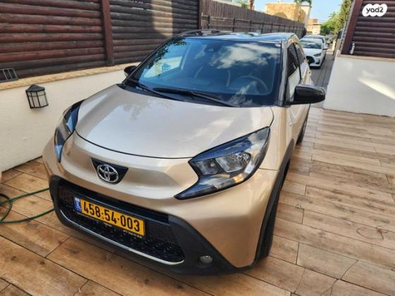 טויוטה אייגו קרוס (AYGO X) Pulse הצ'בק 4X2 אוט' 1.0 (72 כ"ס) בנזין 2023 למכירה בקרית אתא