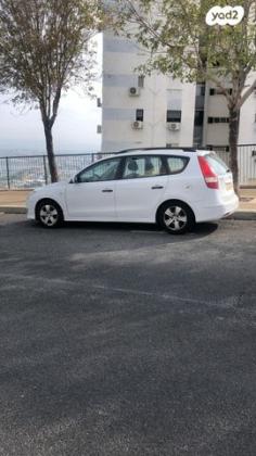 יונדאי i30CW Inspire סטיישן אוט' 1.6 (126 כ''ס) בנזין 2011 למכירה בחיפה