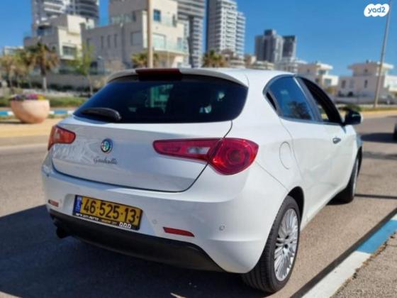 אלפא רומיאו ג'ולייטה Distinctive רובוטית 1.4 (170 כ"ס) בנזין 2012 למכירה בנתניה