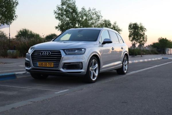 אאודי Q7 4X4 Superior הייבריד דיזל אוט' 5 מ' 3.0 (374 כ''ס) היברידי חשמל / דיזל 2018 למכירה ברחובות