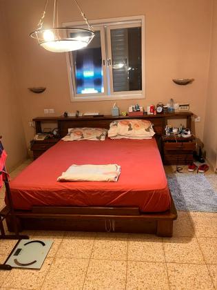 סט מיטה זוגית, שידה ומראה