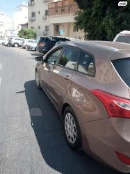 יונדאי i30 Inspire סטיישן אוט' 1.6 (135 כ"ס) בנזין 2013 למכירה בבית 