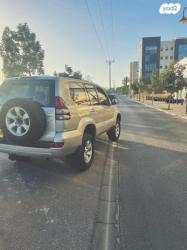 טויוטה לנד קרוזר ארוך 4X4 Luxury אוט' 8 מק' 4.0 (250 כ''ס) בנזין 2005 