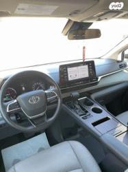 טויוטה סיינה הייבריד LE אוט' 8 מק' 2.5 (189 כ"ס) בנזין 2022 למכיר