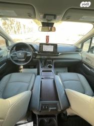 טויוטה סיינה הייבריד LE אוט' 8 מק' 2.5 (189 כ"ס) בנזין 2022 למכיר