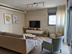 דירה 5 חדרים למכירה בחולון | דגניה | ח 501