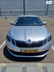 סקודה אוקטביה Ambition אוט' 1.4 (150 כ''ס) בנזין 2017 למכירה בקרית 