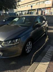 פולקסווגן פולו Young ידני 3 דל' 1.4 (85 כ''ס) בנזין 2012 למכירה בנ