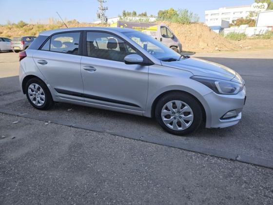 יונדאי i20 Inspire אוט' 1.4 (100 כ''ס) [2015 ואילך] בנזין 2017 למכירה בפתח תקווה