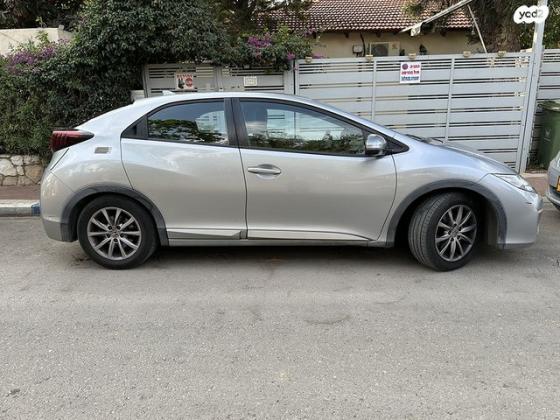 הונדה סיוויק האצ'בק החדשה Comfort אוט' 1.8 (142 כ''ס) בנזין 2017 למכירה ברמת גן