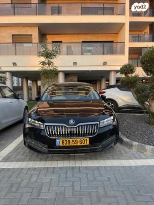 סקודה סופרב (2019 ואילך) FL Style אוט' 4 דל' 1.5 (150 כ''ס) בנזין 2019 למכירה בעפולה