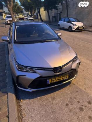 טויוטה קורולה הייבריד Sense סדאן אוט' 1.8 (98 כ''ס) בנזין 2022 למכירה בירושלים