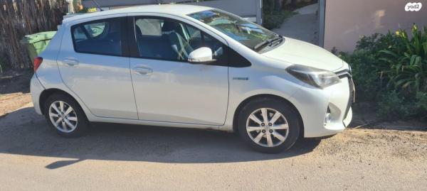 טויוטה יאריס הייבריד Style אוט' 1.5 (73 כ"ס) בנזין 2017 למכירה בדור