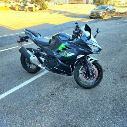 קאוואסאקי נינג'ה 400 (2023)