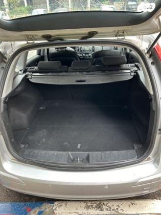 יונדאי i30CW Inspire סטיישן אוט' 1.6 (126 כ''ס) בנזין 2010 למכירה בתל אביב יפו