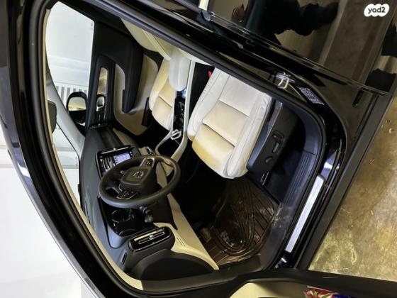 וולוו XC40 RechargeT5 Ultimate הייבריד אוט' 1.5 (179 כ''ס) היברידי חשמל / בנזין 2023 למכירה ברמת גן