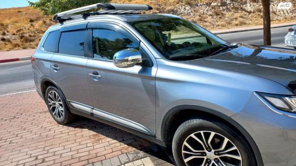 מיצובישי אאוטלנדר Premium אוט' 7 מק' 2.0 (150 כ''ס) בנזין 2017 למכירה בירושלים