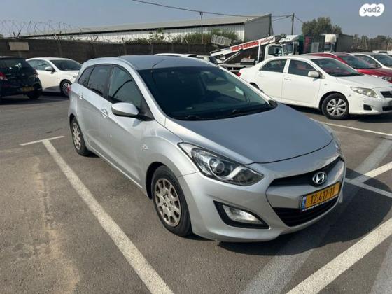 יונדאי i30 Inspire סטיישן אוט' 1.6 (135 כ"ס) בנזין 2013 למכירה ברמלה
