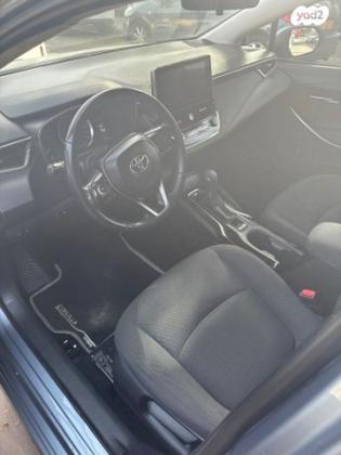 טויוטה קורולה הייבריד Sun סדאן אוט' 1.8 (98 כ''ס) בנזין 2021 למכירה בתל אביב יפו