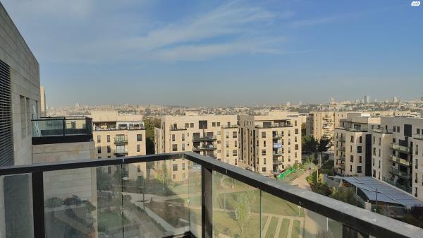 דניאל ינובסקי 17 (אבו טור)