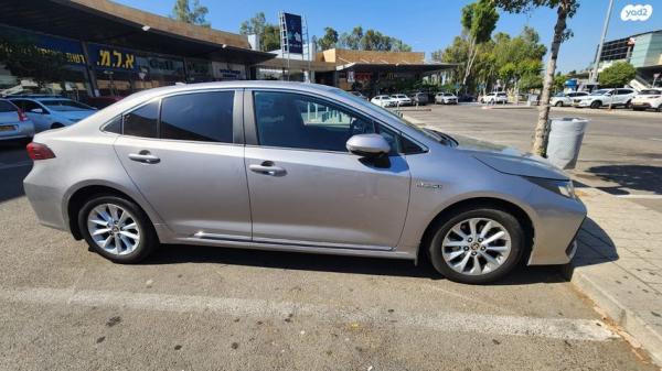 טויוטה קורולה הייבריד Sense סדאן אוט' 1.8 (98 כ''ס) בנזין 2020 למכירה בג'לג'וליה