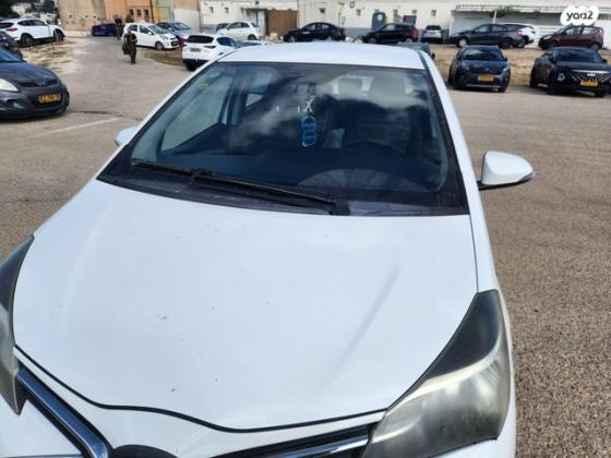 טויוטה יאריס Sol אוט' 1.3 (99 כ"ס) בנזין 2016 למכירה בחריש