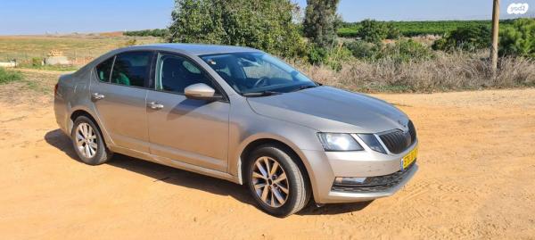 סקודה אוקטביה Style אוט' 1.0 5 דל' (115 כ''ס) בנזין 2018 למכירה בנען