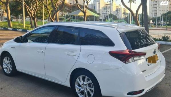 טויוטה אוריס הייבריד TS סטיישן הייבריד אוט' 1.8 (99 כ"ס) בנזין 2018 למכירה בחריש