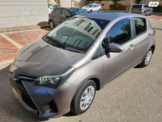 טויוטה יאריס Style אוט' 1.3 (99 כ"ס) בנזין 2015 למכירה בקרית מוצקין