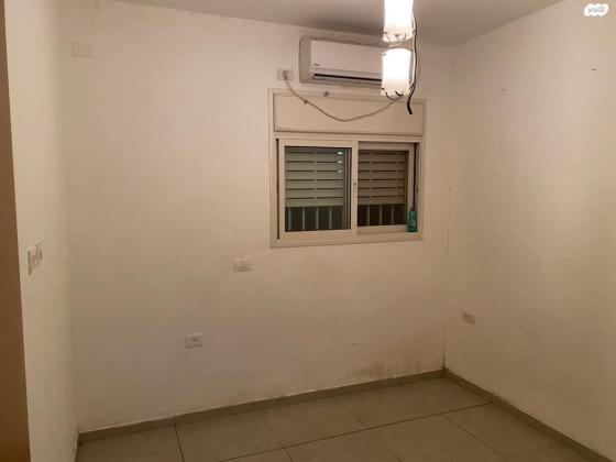 פרץ נפתלי 4 (מרכז העיר צפון)