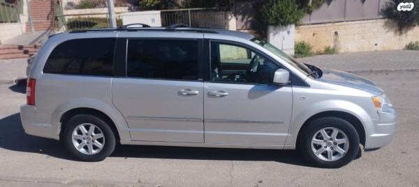 קרייזלר גראנד וויאג'ר Touring אוט' 7 מק' 3.8 (193 כ"ס) בנזין 2010 למכירה בירושלים
