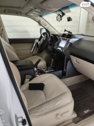 טויוטה לנד קרוזר ארוך 4X4 Luxury אוט' דיזל 7 מק' 3.0 (190 כ''ס) דיזל 2014 למכירה בכאוכב אבו אל היגא