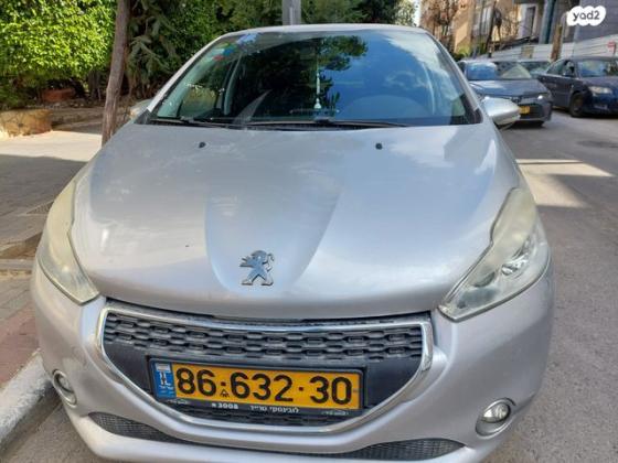 פיג'ו 208 Active אוט' 1.6 (120 כ"ס) בנזין 2015 למכירה בראשון לציון