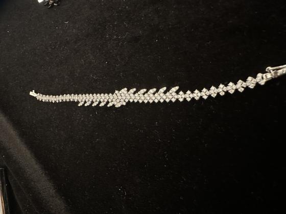 צמיד זהב בעיצוב אישי למבינות