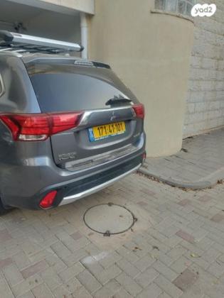 מיצובישי אאוטלנדר Premium אוט' 7 מק' 2.0 (150 כ''ס) בנזין 2018 למכירה בנתניה