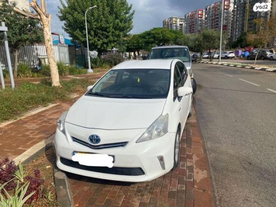 טויוטה פריוס פלוס הייבריד Luxury אוט' 1.8 (99 כ"ס) בנזין 2015 למכירה באור יהודה