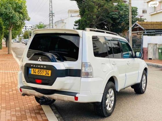 מיצובישי פג'רו ארוך 4X4 Desert אוט' דיזל 7 מק' 3.2 (200 כ"ס) דיזל 2015 למכירה בעפולה