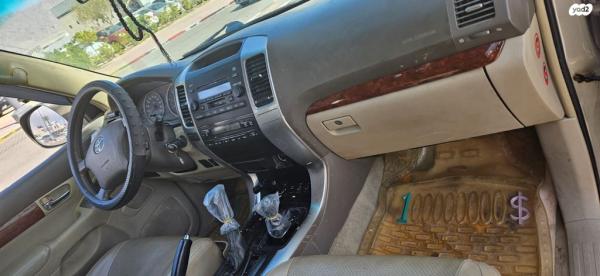 טויוטה לנד קרוזר ארוך 4X4 Luxury אוט' דיזל 8 מק' 3.0 (166 כ''ס) דיזל 2005 למכירה בערד