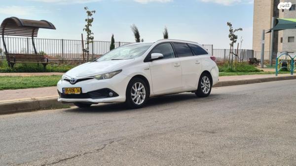 טויוטה אוריס הייבריד TS סטיישן הייבריד אוט' 1.8 (99 כ"ס) בנזין 2015 למכירה בערד