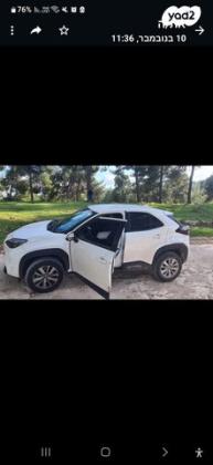 טויוטה יאריס קרוס HSD Urban אוט' 1.5 (92 כ''ס) בנזין 2022 למכירה בפתח תקווה