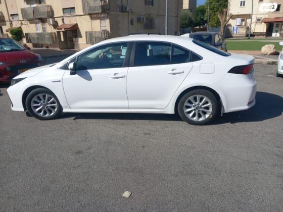 טויוטה קורולה הייבריד Sun סדאן אוט' 1.8 (98 כ''ס) בנזין 2021 למכירה בבית שאן