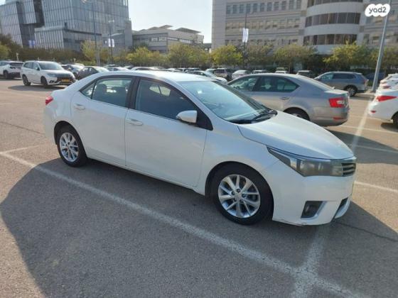 טויוטה קורולה GLI-FL אוט' 1.6 (132 כ''ס) [2013-2016] בנזין 2014 למכירה בחיפה