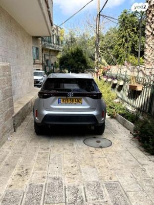 טויוטה יאריס קרוס HSD Urban אוט' 1.5 (92 כ''ס) בנזין 2022 למכירה בירושלים