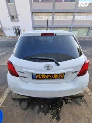 טויוטה יאריס Sky אוט' 1.3 (99 כ"ס) בנזין 2015 למכירה בחיפה