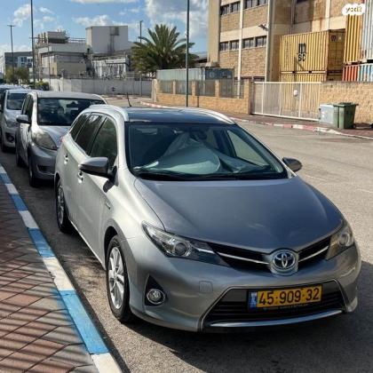 טויוטה אוריס הייבריד TS Sky סטיישן הייבריד אוט' 1.8 (99 כ"ס) בנזין 2015 למכירה בחריש