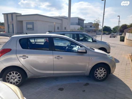 יונדאי i20 GLI אוט' 1.4 (100 כ"ס) בנזין 2011 למכירה בבת ים