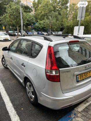 יונדאי i30CW Inspire סטיישן אוט' 1.6 (126 כ''ס) בנזין 2010 למכירה בתל אביב יפו