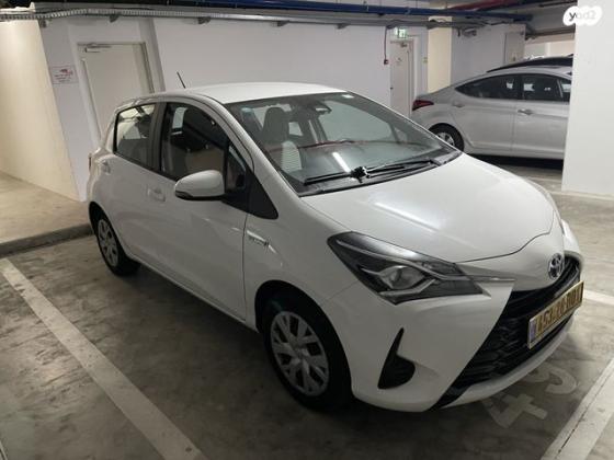 טויוטה יאריס הייבריד Eco אוט' 1.5 (73 כ''ס) בנזין 2018 למכירה במודיעין מכבים רעות
