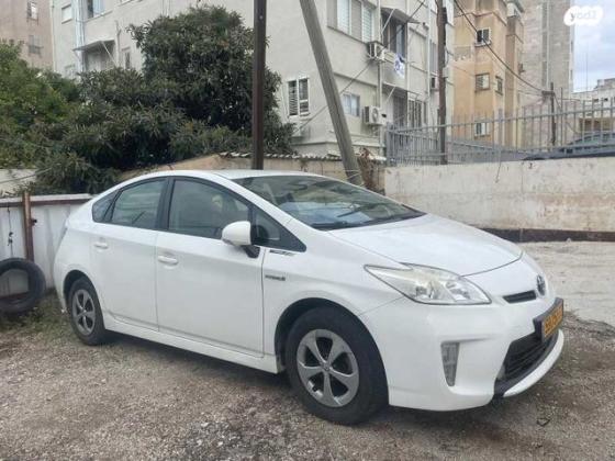 טויוטה פריוס GLI הייבריד אוט' 1.8 (99 כ"ס) בנזין 2015 למכירה בנתניה